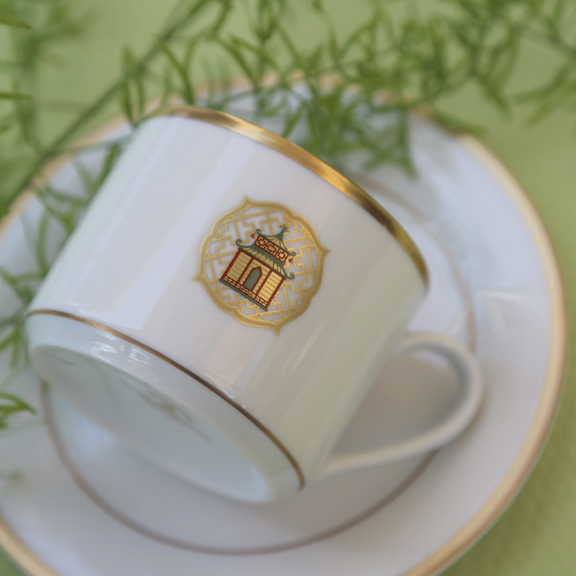 Charlotte Moss: Pagoda collection cup and saucer