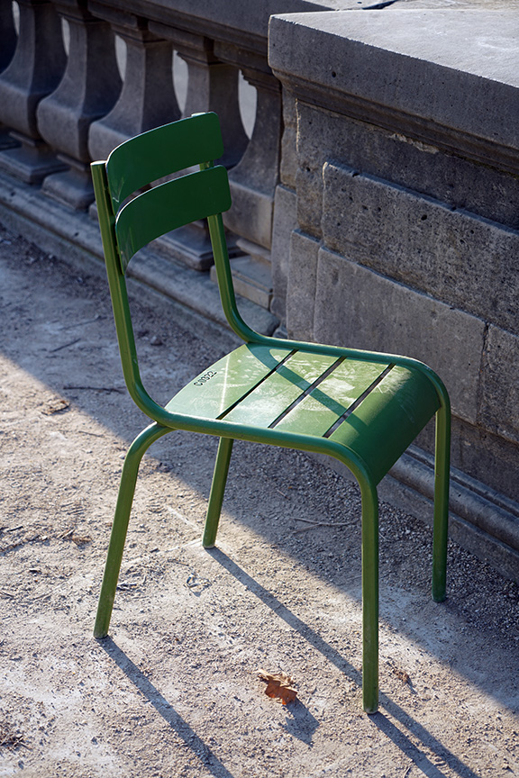 Charlotte Moss Paris green chair photo